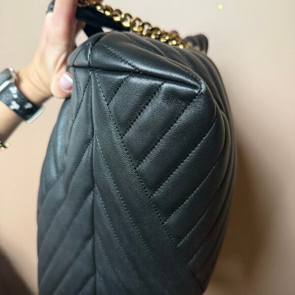 Tory Burch Kira Chevron Tote Bag Black Leather & Gold Hardware NWT - Picture 8 of 12